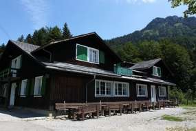 Ferien-Gruppenhaus über dem Vierwaldstättersee in sehr ruhiger Lage mit toller Aussicht 1000 m ü. M. 20 - 70 Personen (Nr. 304 - Ferienhaus Zentralschweiz)