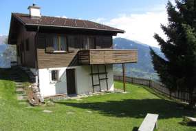 Ferienhaus in der Natur und nähe Skipisten am idyllischen Heinzenberg 1150 m ü. M. für 1 - 8 Personen (Nr. 006 - Ferienhaus Graubünden)