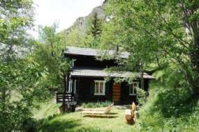 Bijou-Ferienhaus mit Schwedenofen mitten in der Natur im Binntal 1250 m ü. M. für 1 - 6 Personen (Nr. 154 - Ferienhaus Wallis)