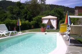 Ferienhaus mit Pool und eingezäumten Garten in Dorfnähe für 1 - 4 Personen (Nr. 1033 - Toskana)