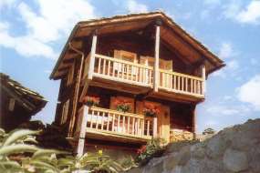 Spycher-Ferienhaus vor Grächen im Mattertal in idyllischer und schöner Aussichtslage 1500 m ü. M. für 1 - 5 Personen (Nr. 169)