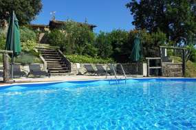 Toscana - Ferien-Landhaus in Meeresnähe (total mit 3 Ferienwohnungen) mit grossem Garten und Pool in sehrt schöner Aussichtslage bis 14 Personen) (Nr. 1028A bis 5 Personen)