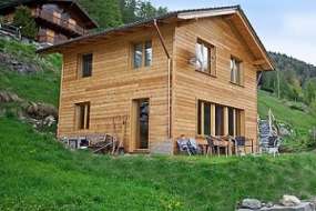 Ferienhaus hoch über Sion in idyllischer Lage im Unterwallis 1560 m ü. M. für 1 - 6 (8) Personen (Nr. 210 - Ferienhaus Wallis)
