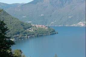 Ferienhaus in Seenähe mit 2 Ferienwohnungen und toller Seesicht über den Lago-Maggiore für 4 + 7 Personen (Nr. 111B + 111A - Ferienhaus im Tessin)